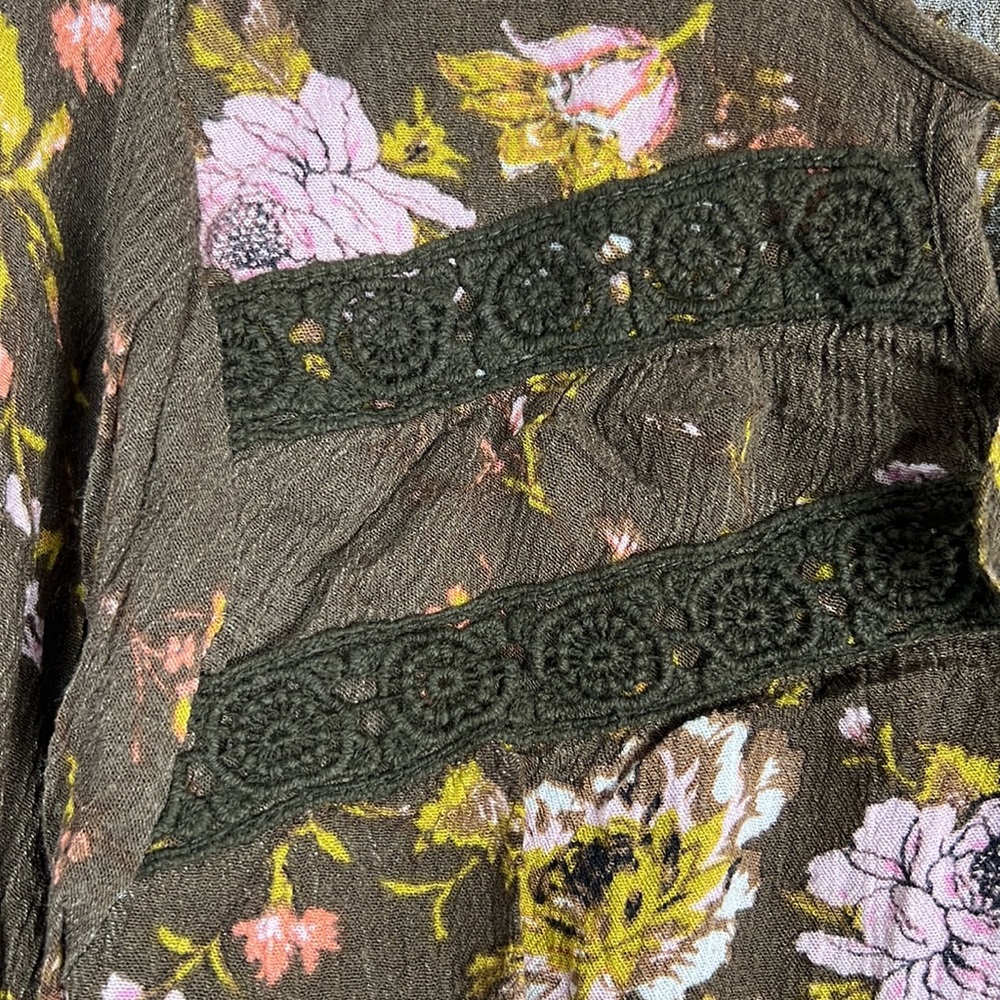 Eyeshadow Blouse Brown with Floral Print Sz: M - Picture 4 of 16